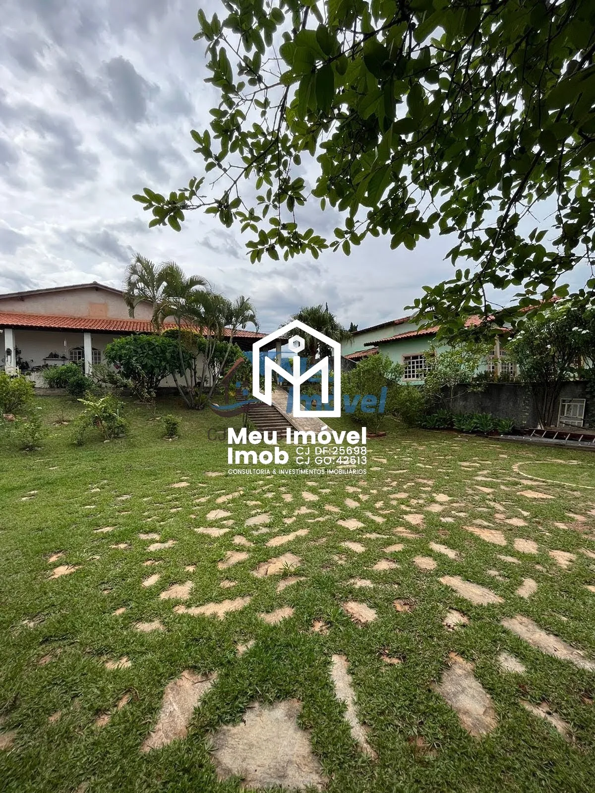 Imagem Casa 3 Quartos 2 Suítes 8 Vagas 800m² 100% Laje Escriturado