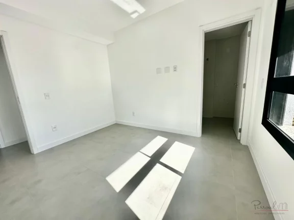 Imagem Apresentamos este elegante apartamento novo, nunca habitado, que une conforto, tecnologia e localiza...