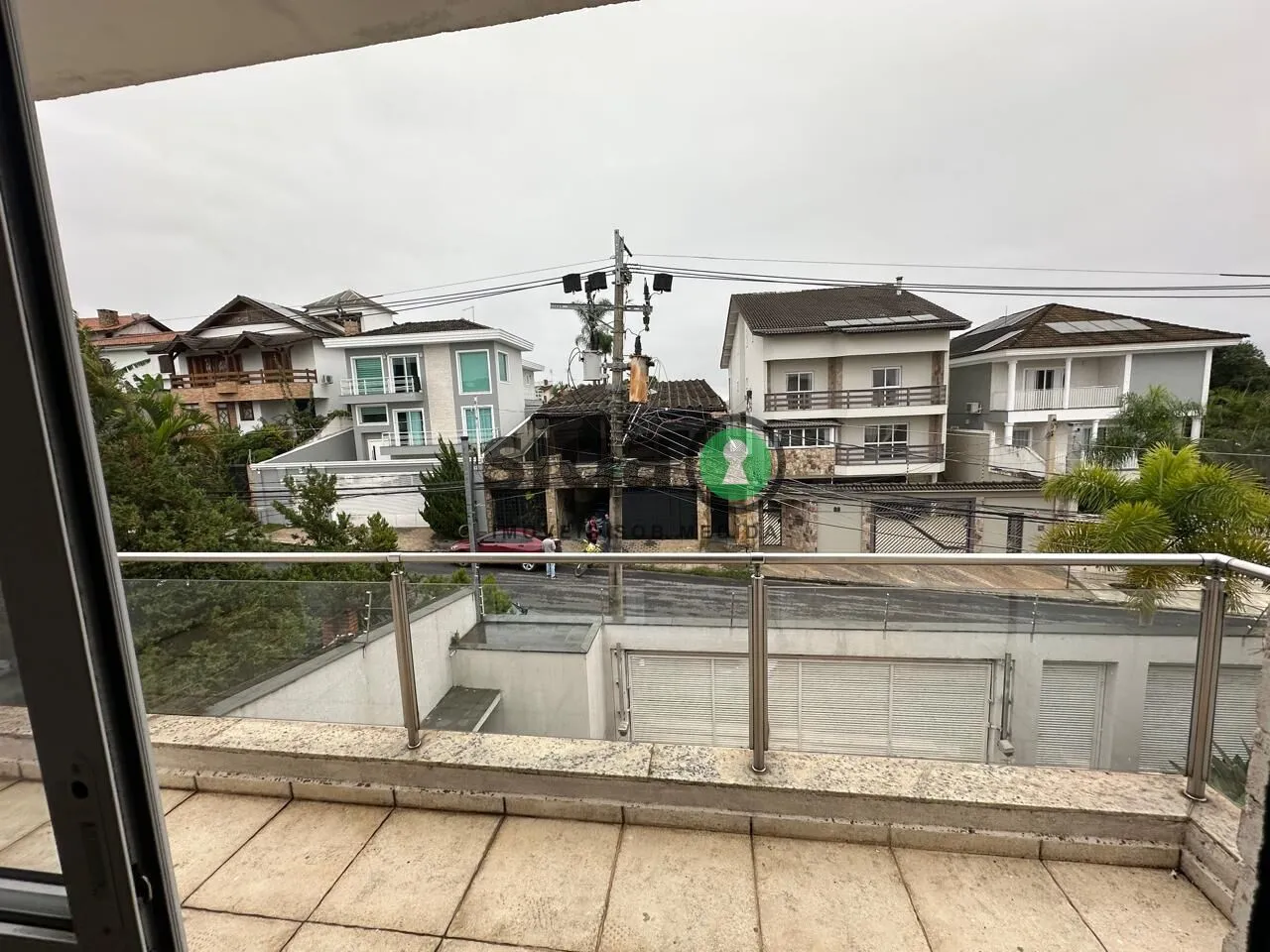Imagem Oportunidade Casa Ampla com 3 Suítes, Churrasqueira e Área Gourmet