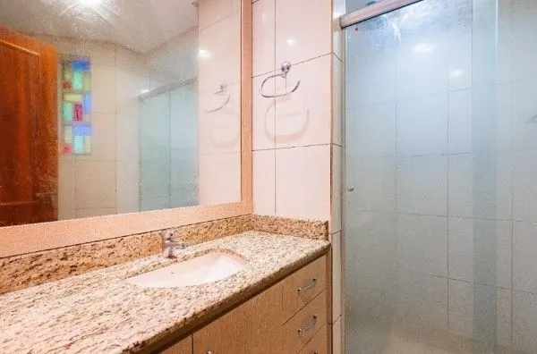 Imagem Casa sobrado no bairro Bela Vista de 3 dormitórios e 3 vagas DESOCUPADA