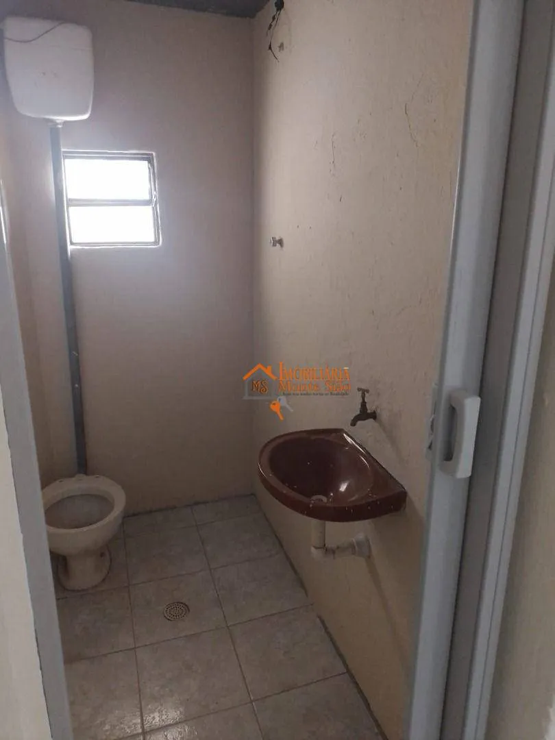 Imagem Sobrado com 4 dormitórios à venda, 200 m² por R$ 426.000,00 - Cidade Soberana - Guarulhos/SP