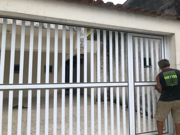 Imagem Casa de Condomínio à venda no Jardim Melvi, Praia Grande!