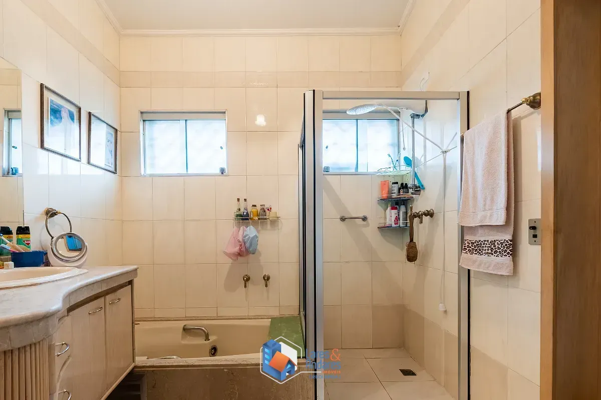 Imagem Casa para venda em Planalto Paulista com 2 quartos, sendo 2 suítes, 230m²