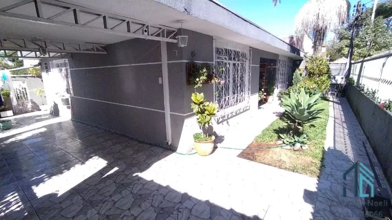 Imagem (PERMUTA) Casa de esquina c/terreno, são duas casas, com entrada independente no Barreirinha em Curitiba PR
