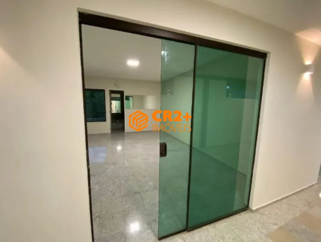 Imagem Vendo casa em condomínio, 04 quartos, 04 suítes, 578m2, 5 vagas de garagem, em P