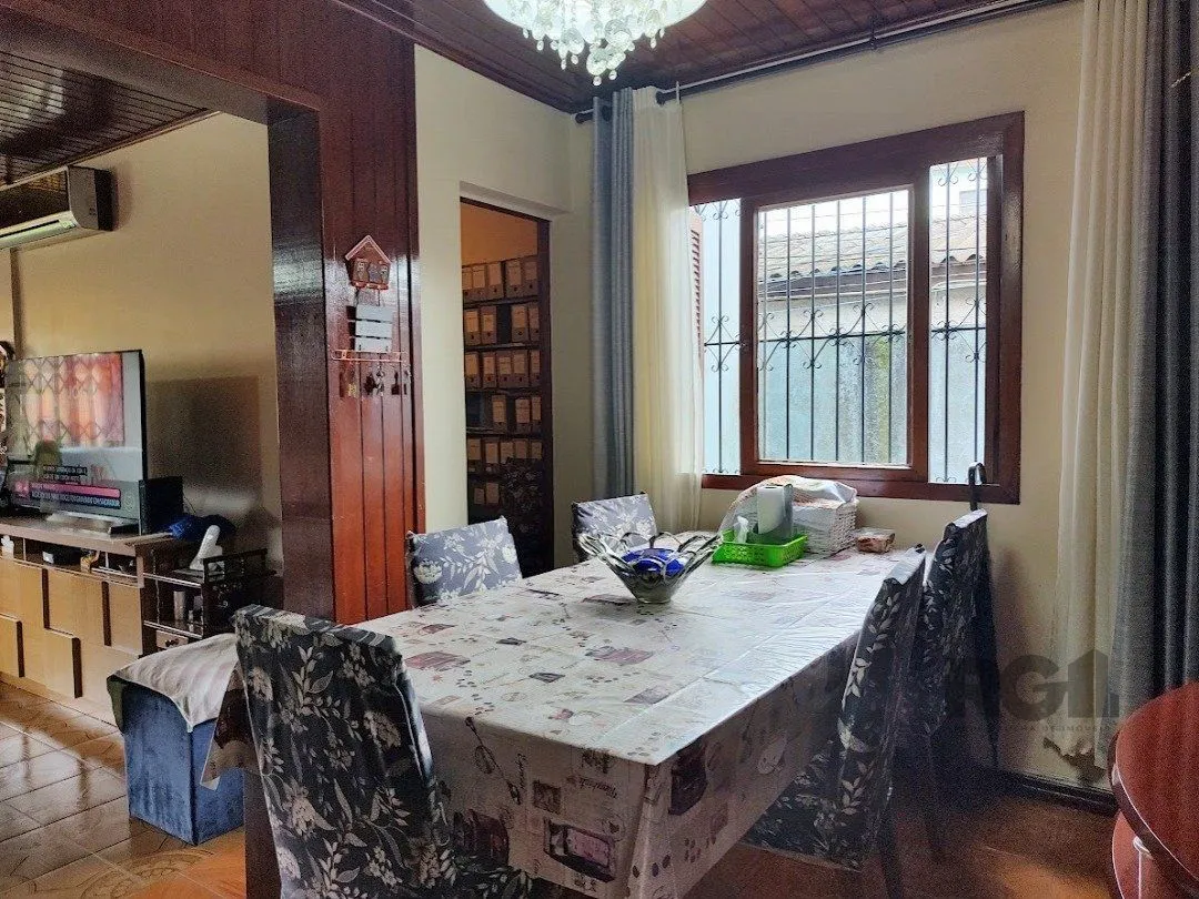 Imagem Casa para venda com 3 dormitórios no bairro Tristeza
