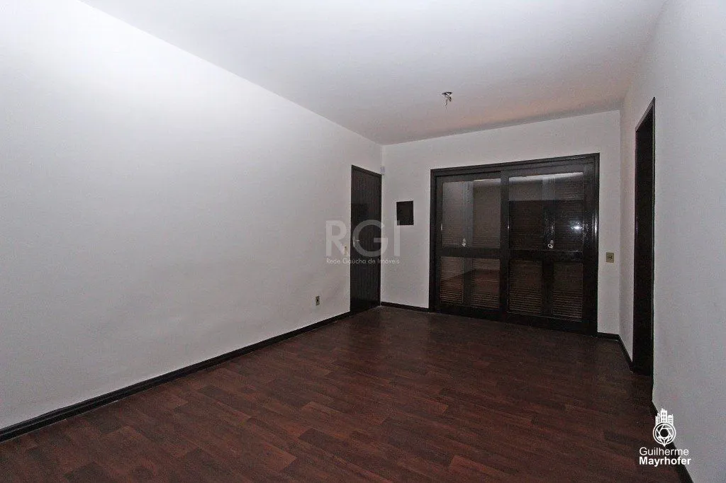 Imagem Casa para Venda - 320m², 4 dormitórios, sendo 1 suites, 3 vagas - Cavalhada