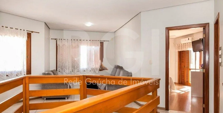 Imagem Casa para Venda - 287m², 4 dormitórios, sendo 1 suites, 4 vagas - Partenon
