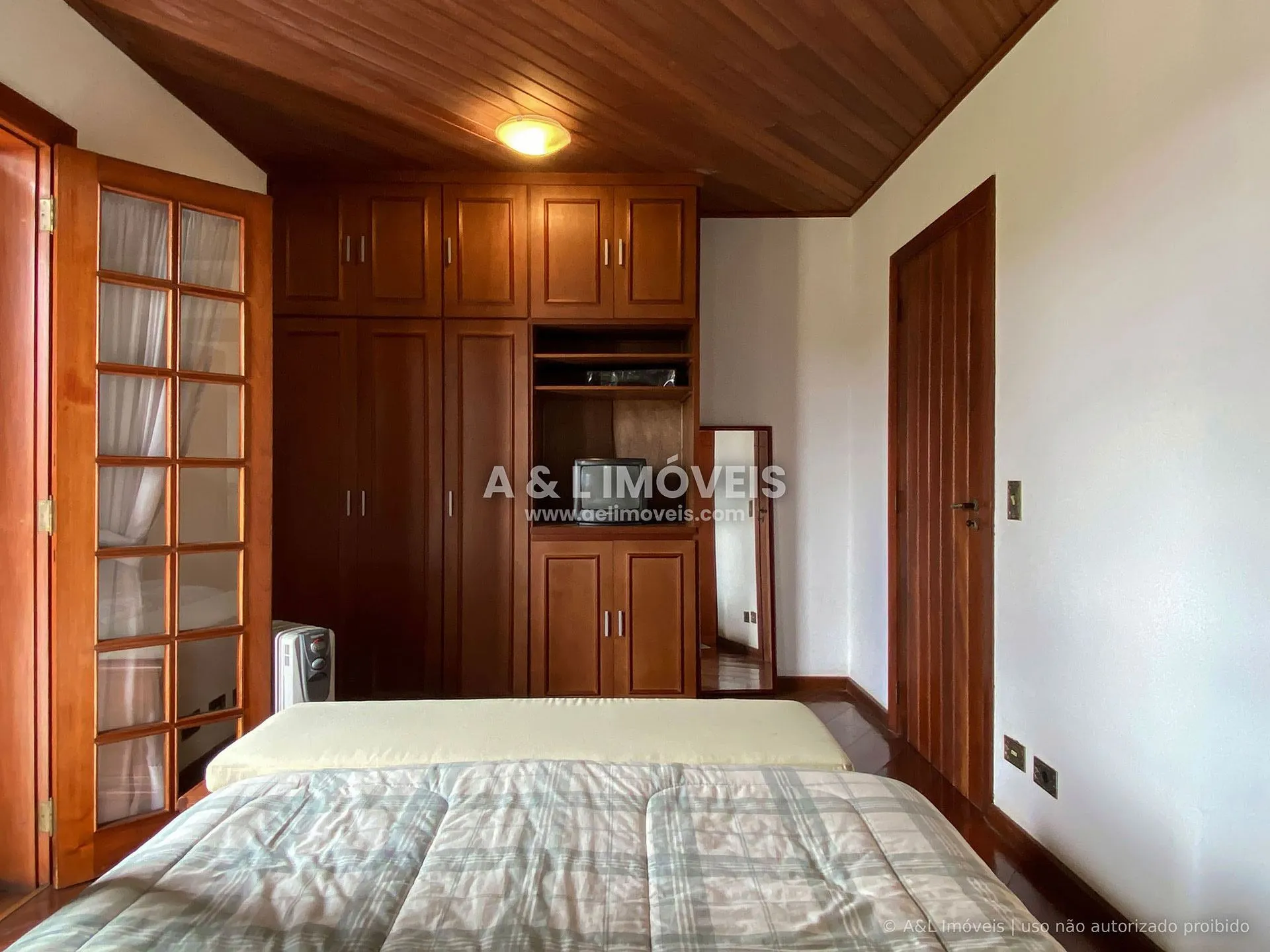 Imagem Cobertura à venda na Vila Everest com 229 m² e 2 suítes