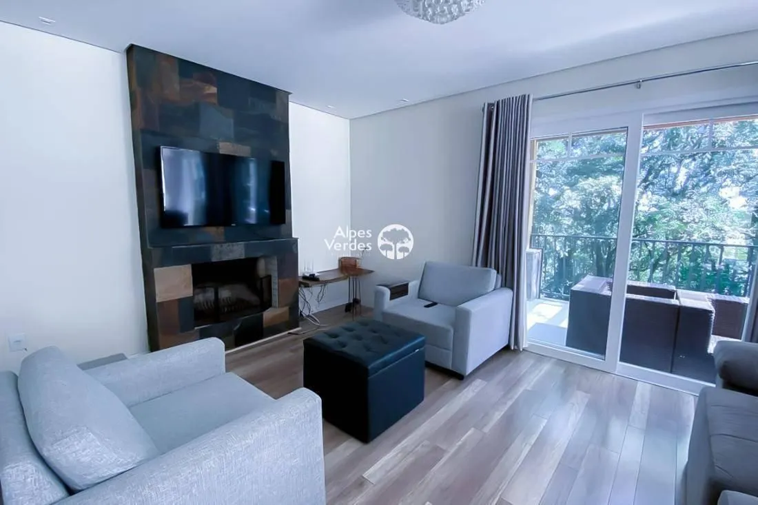 Imagem Vende-se Casa em Condominio com 3 suites a 5 minutos da Rua Coberta