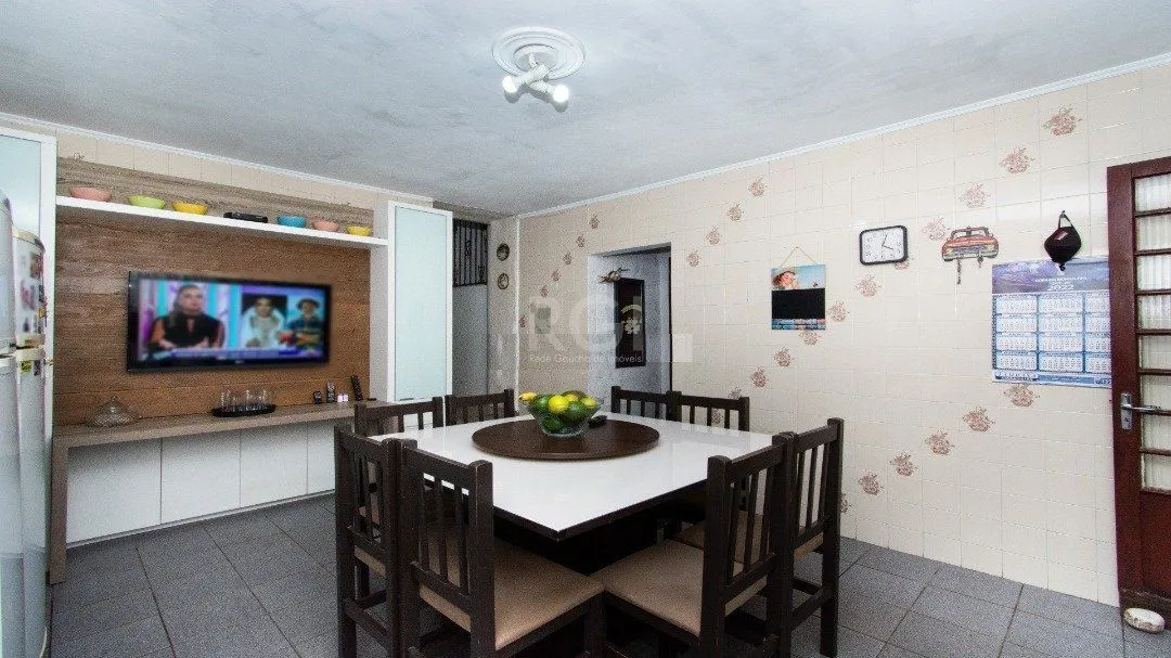 Imagem Casa para Venda - 238m², 3 dormitórios, sendo 1 suites, 3 vagas - Camaquã