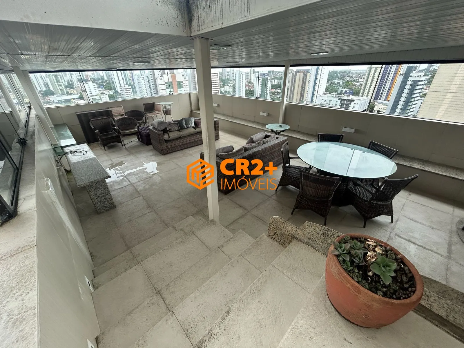 Imagem Vendo Luxuosa Cobertura Triplex 475m² | Privacidade e Conforto no Espinheiro