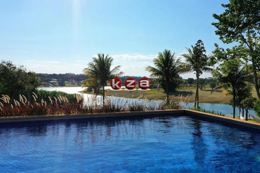 Imagem Luxuosa mansão de 4 quartos e 2 suítes com 24 vagas de garagem no Parque São Jorge, Avaré-SP: 800m² de pura elegância!