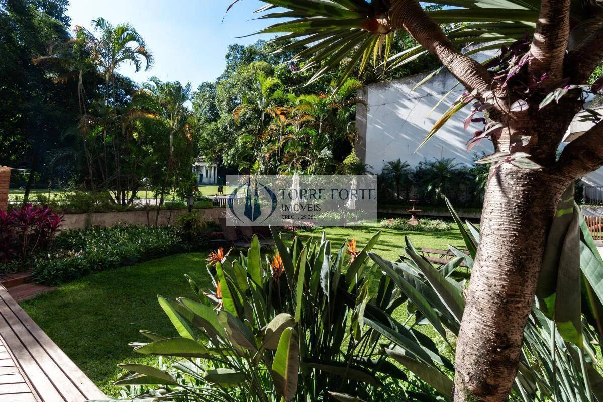 Imagem Loft com pé direito superior a 5 metros, 53 m², 1 suíte no mezanino