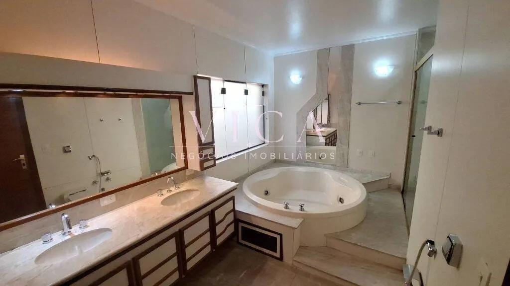 Imagem Casa para aluguel de 417 metros por 15.000, com 4 quartos em Alphaville