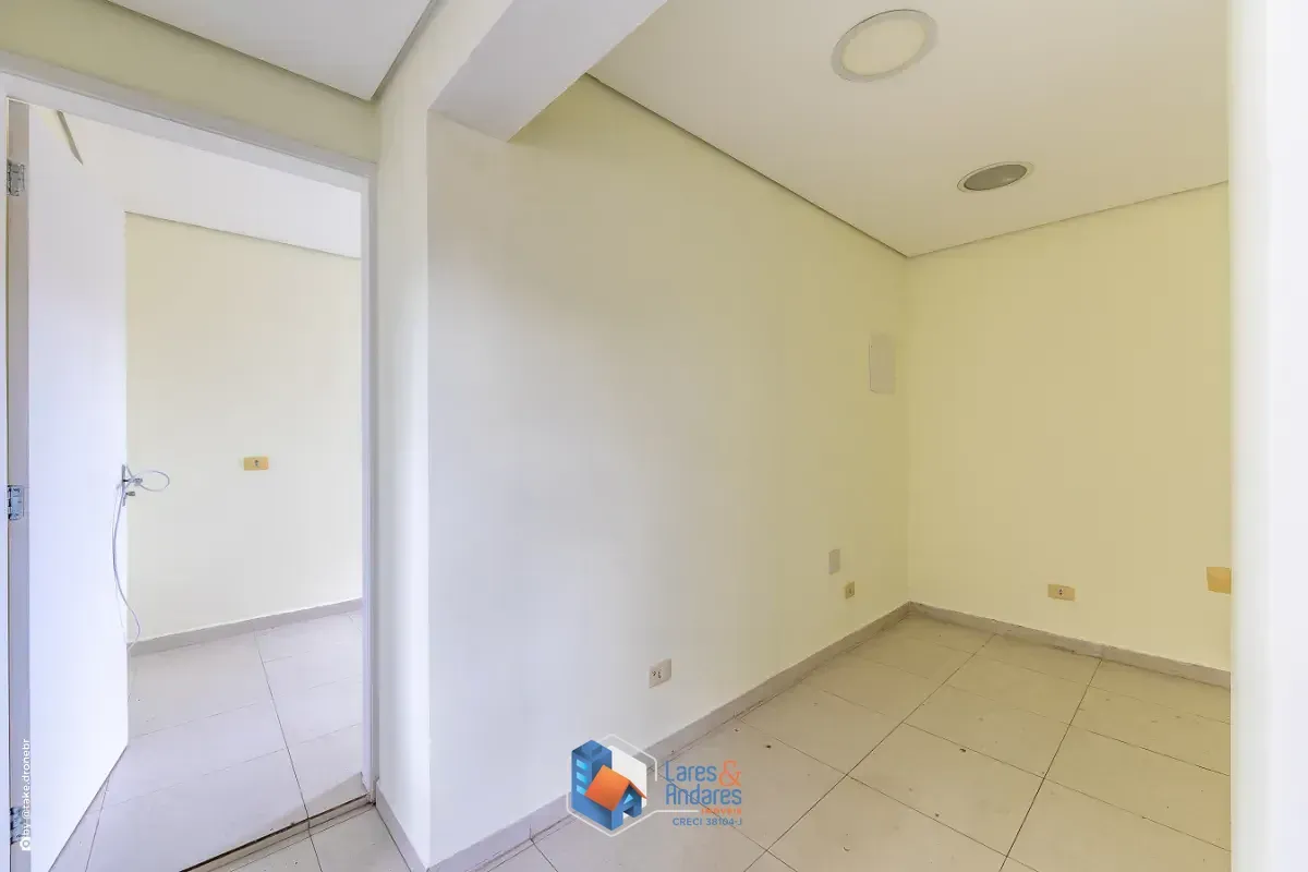 Imagem Sobrado para venda em Jardim Ipanema (Zona Sul) com 4 quartos, sendo 1 suíte, 130m²