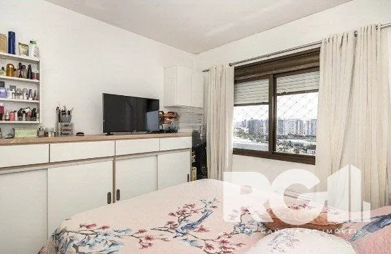 Imagem Apartamento 3 Dormitórios com Suíte, Lareira e 2 Vagas