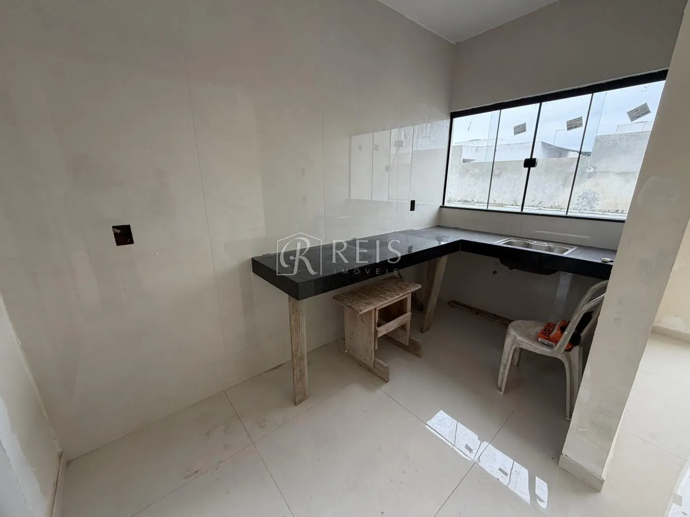 Imagem Casa para Venda em Rio das Ostras, Chácara Mariléa, 2 dormitórios, 1 suíte, 2 banheiros, 1 vaga