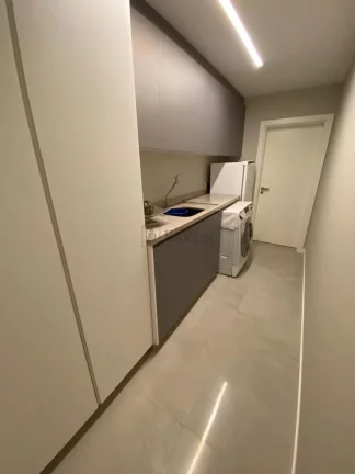 Imagem Apartamento com 4 dormitórios à venda em prédio Frente Mar no centro de Balneári