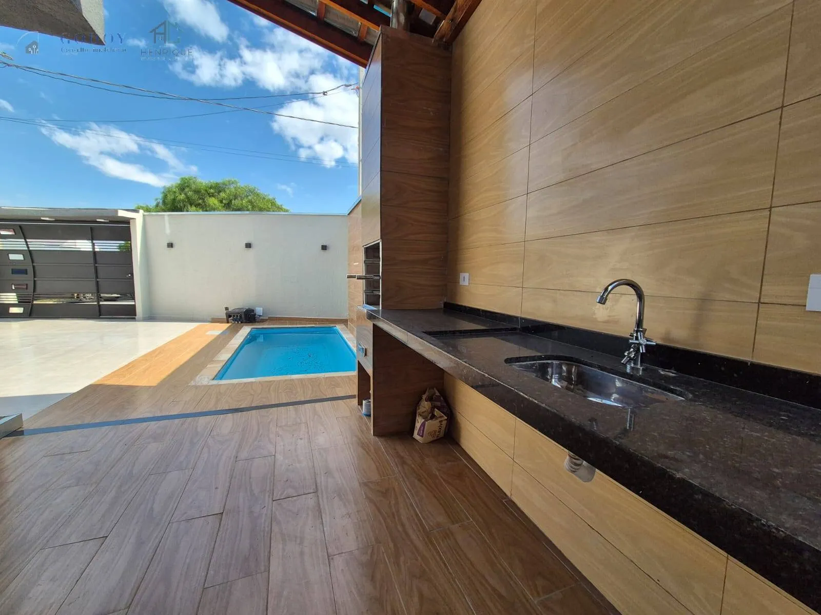 Imagem Conforto e Estilo: Casa Térrea com Piscina no Flamboyant