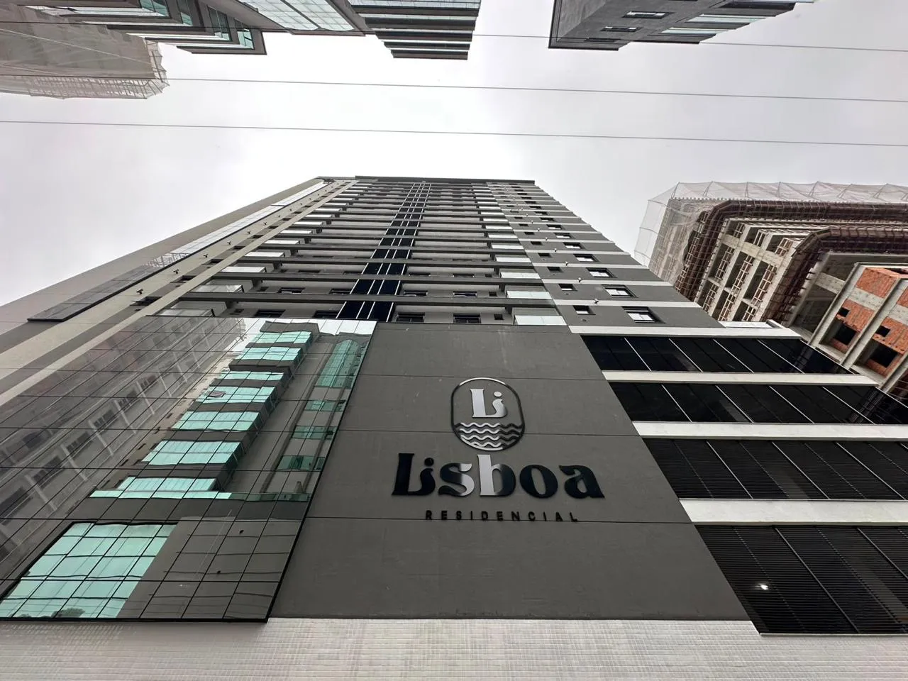 Foto do imóvel Apartamento à venda com 692m2 por R$ 950.000,00