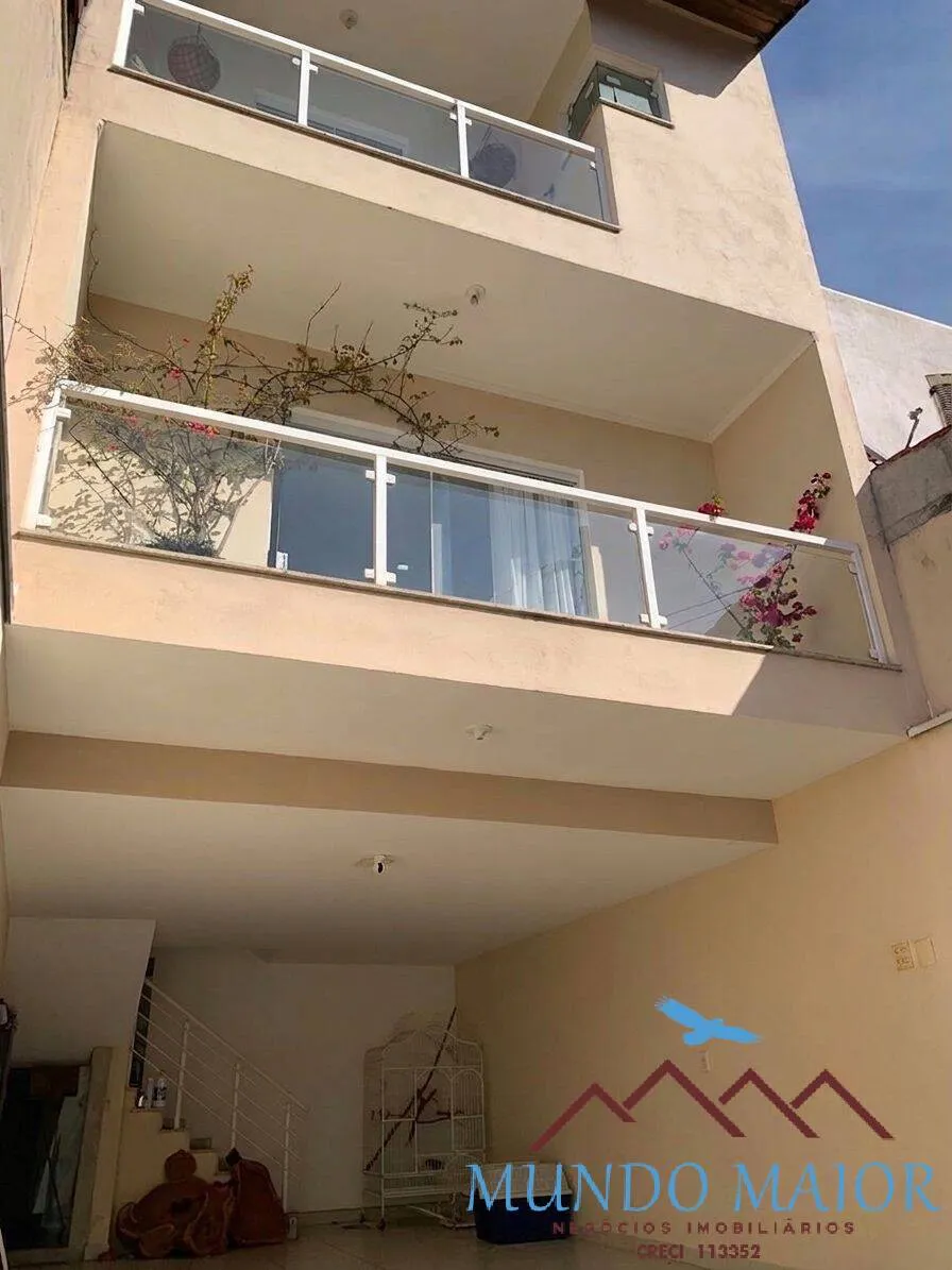 Imagem Sobrado Luxo à Venda: Jardim Las Vegas, Santo André/SP - 3 Qts + Quintal!