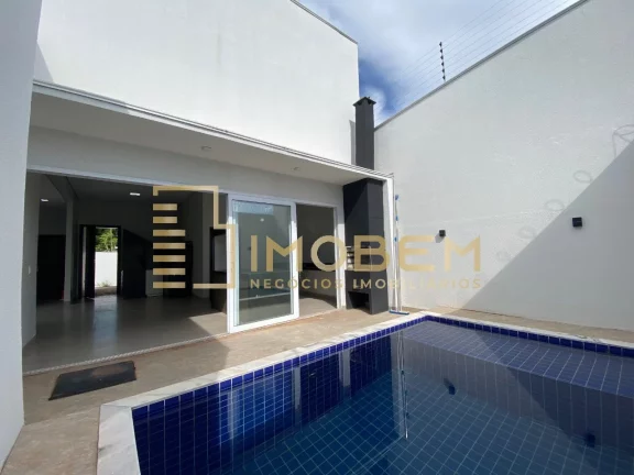 Imagem Imóvel de Alto Padrão: Casa à venda em Sinop-MT, no bairro Jardim Itália III, com 3 quartos, 1 suíte e ampla área de 154m².