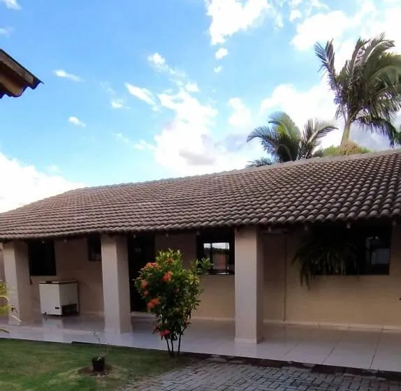 Imagem Casa com sala comercial Bairro Canadá área construída 230,00m² e terreno com 715,00m²