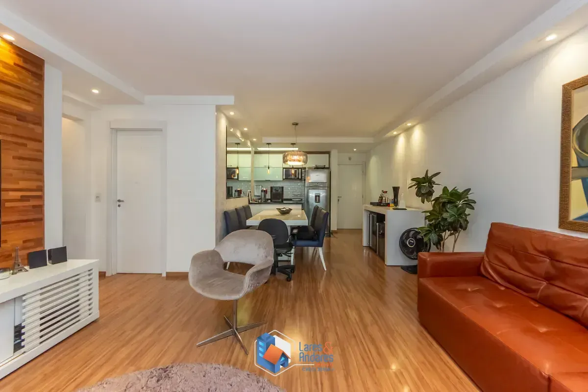 Imagem APTO À VENDA, COM 82 M², 2 DORMS. (1 SUÍTE) COM ARMÁRIOS EMB. E AR COND. , VARANDA GOURMET, PISCINA E 2 VGS. NA VILA GUMERCINDO - SP.
