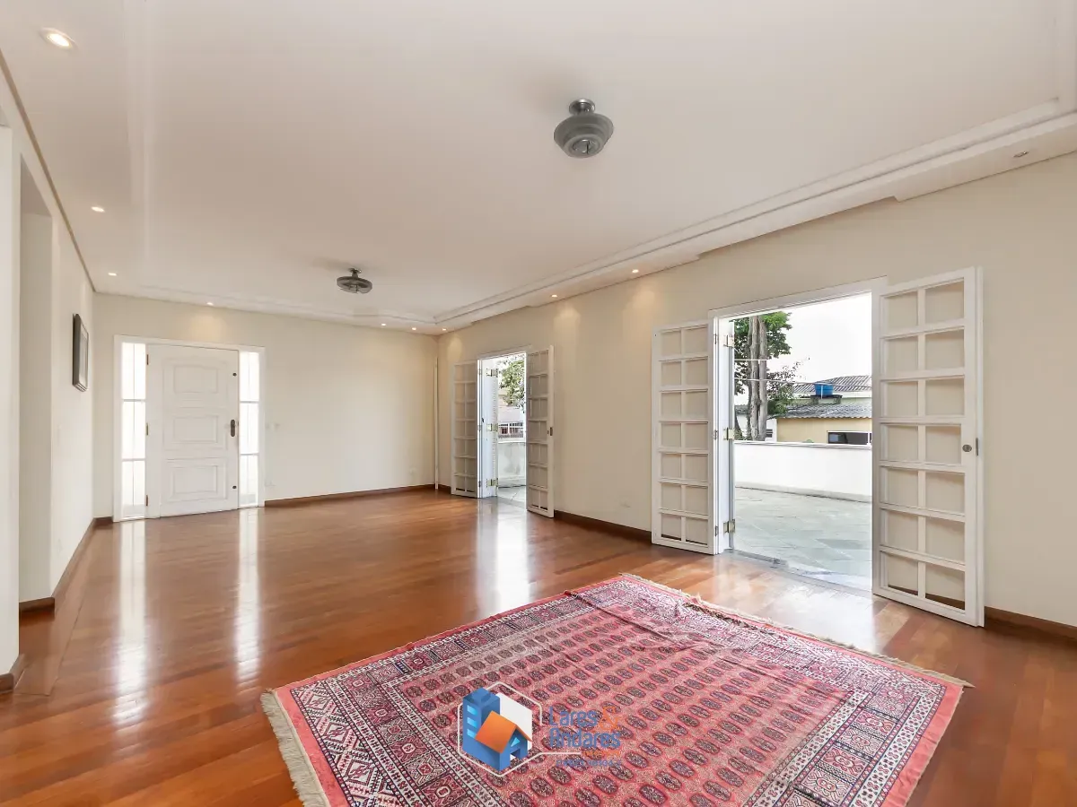 Imagem Sobrado para venda em Vila Marari com 4 quartos, sendo 2 suítes, 382m²