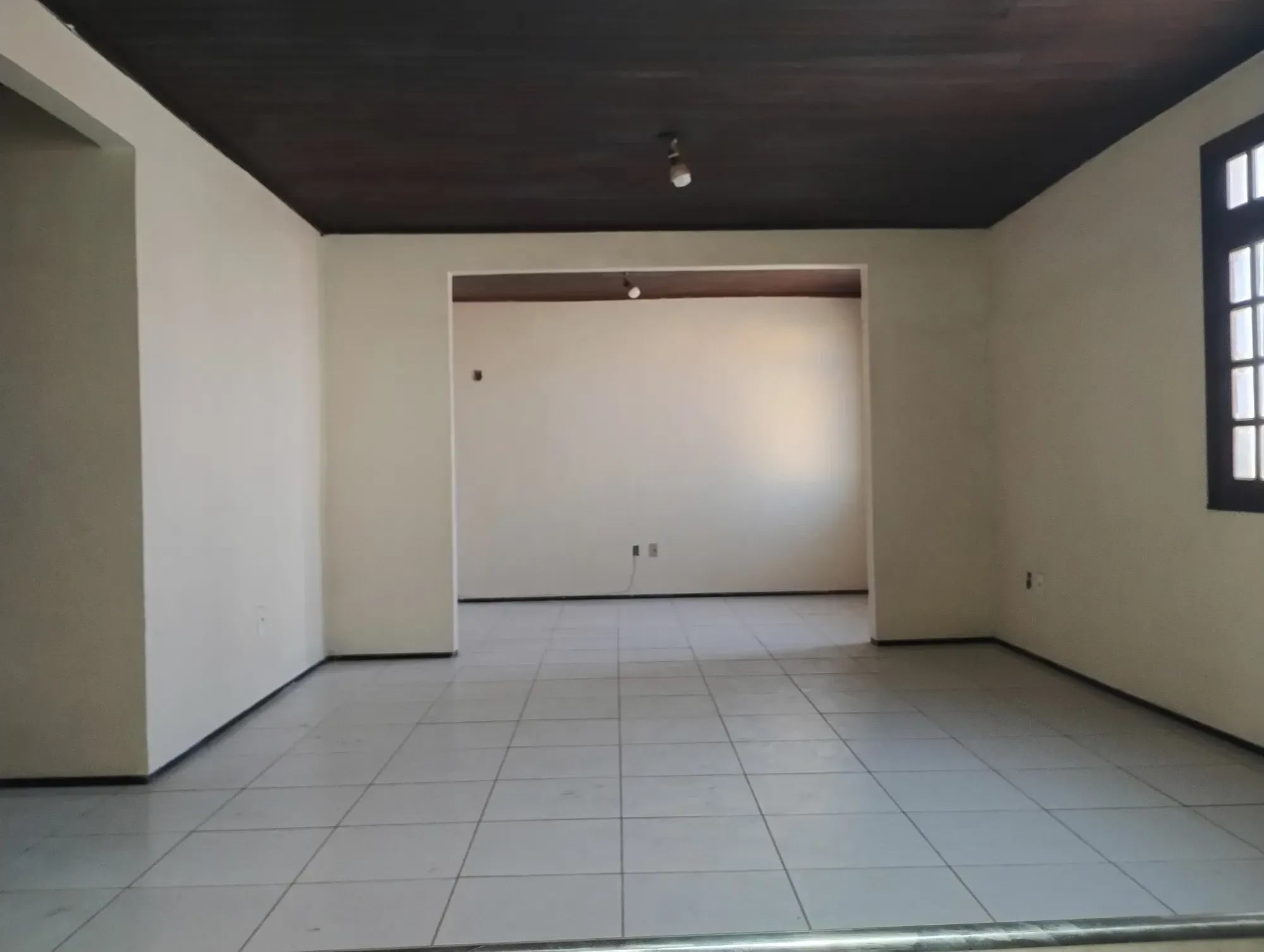 Imagem Sobrado com 4 Quartos para Alugar, 240 m² em Planalto Vinhais II - São Luís