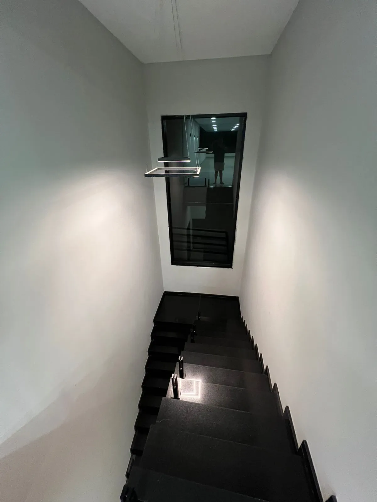 Imagem Luxuosa Casa de 700m² em Santa Isabel - Beira da Água com 6 Suítes