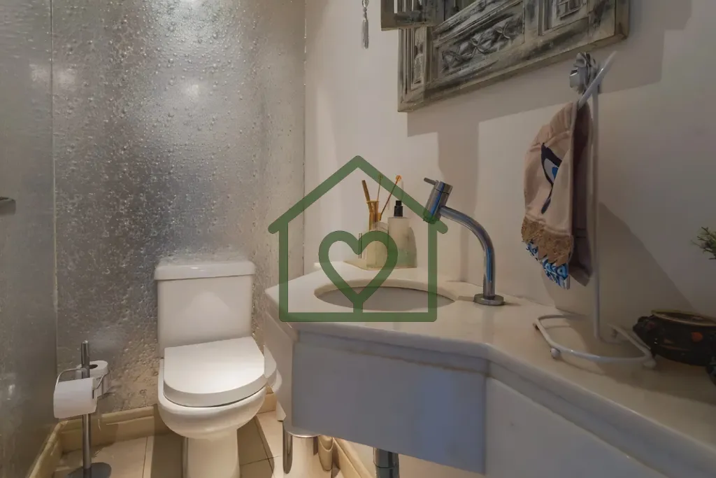 Imagem Localizado no prestigiado bairro Três Figueiras, em Porto Alegre, este apartamento no condomínio U...