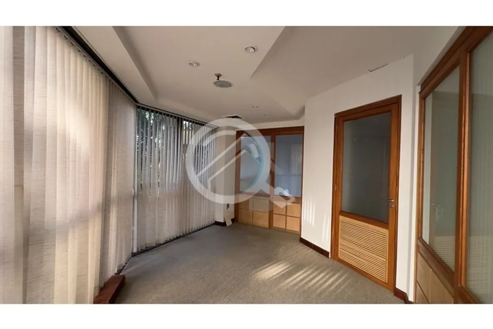 Imagem No Bairro Petrópolis, na Avenida Carlos Gomes,281 sala comercial, 45m² , desocupado, com recepçã...