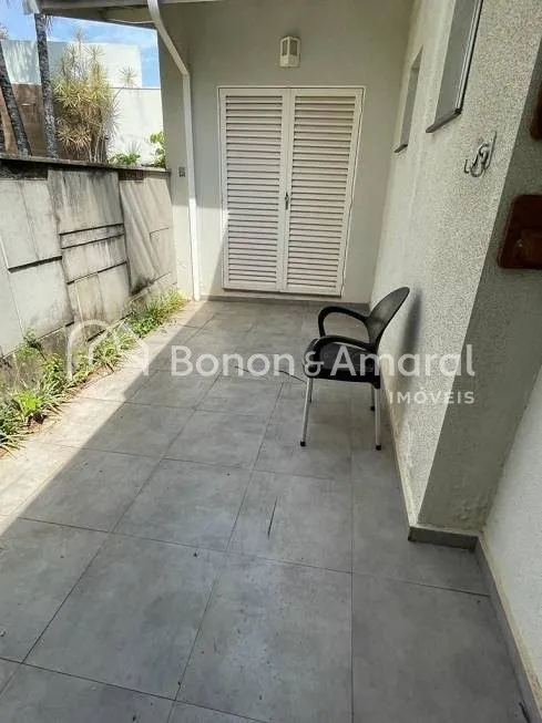 Imagem Casa de Condomínio com 3 Quartos e 4 banheiros à Venda, 262 m² por R$ 1.350.000
