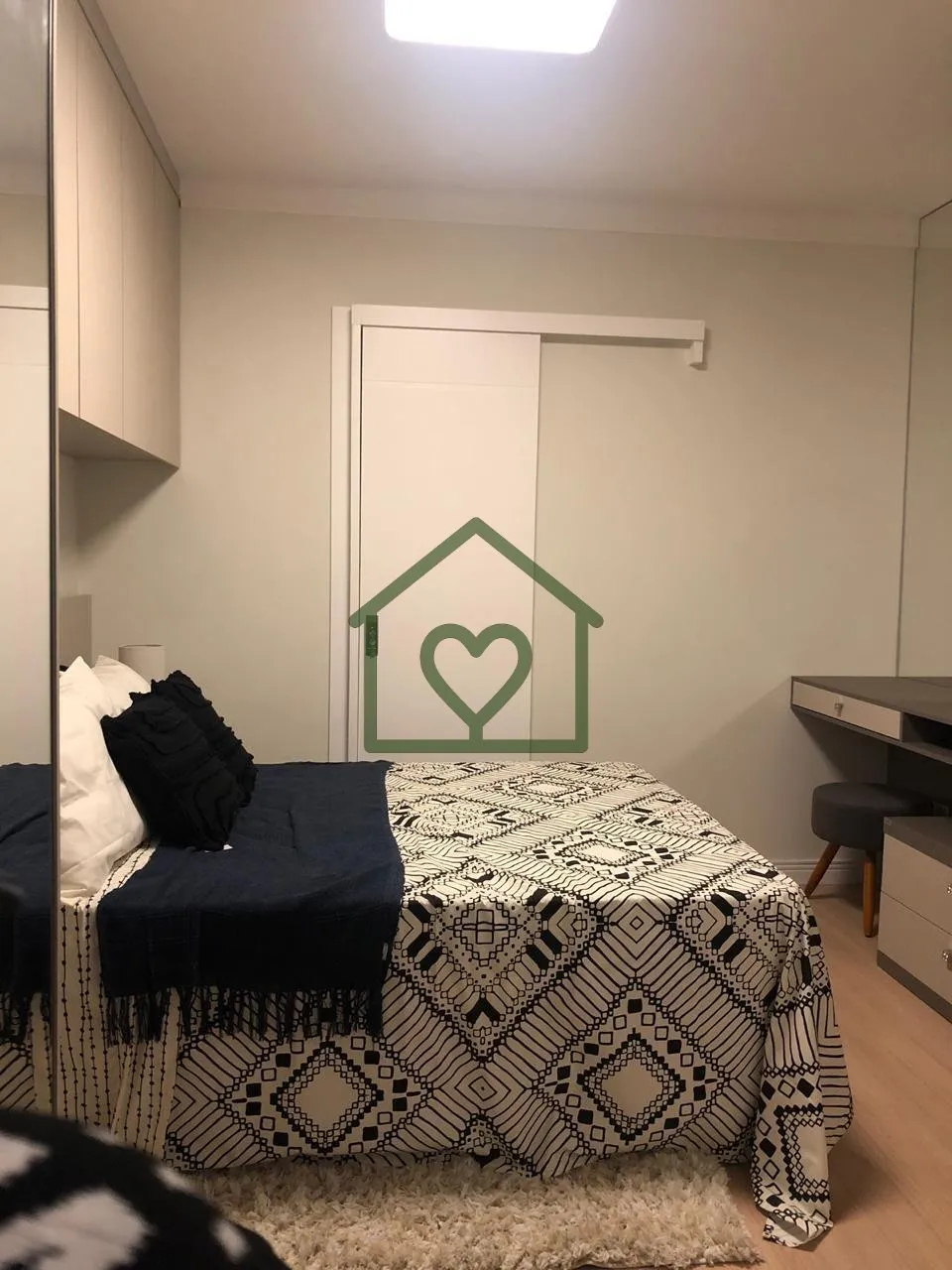 Imagem Apartamentos de 1 dormitório com suíte e lavabo, living para dois ambientes, cozinha com churrasqu...