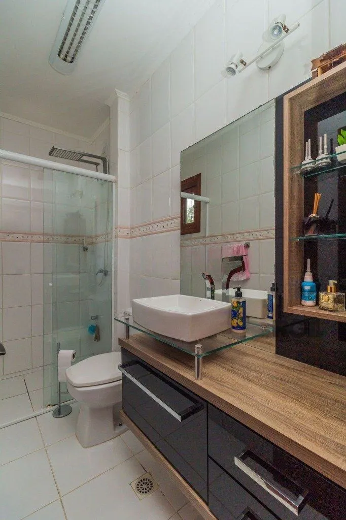 Imagem Casa com 3 dormitórios no bairro Nonoai