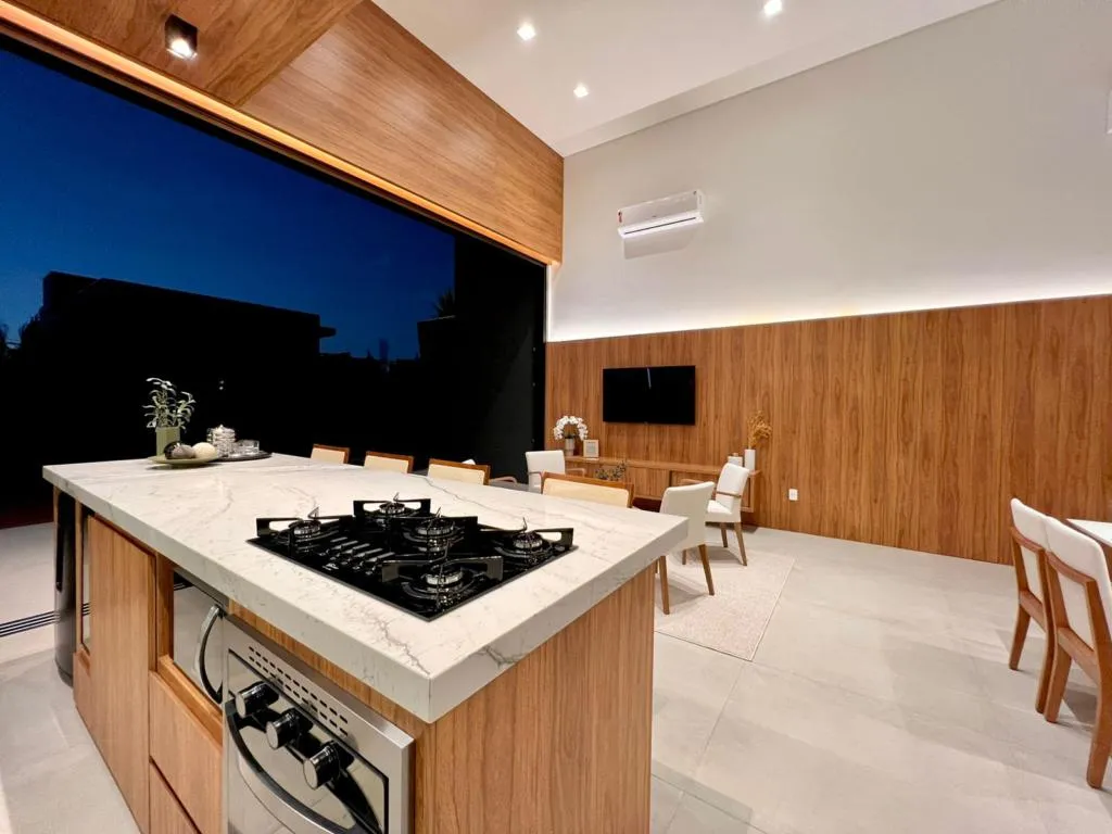 Imagem Casa em Condominio 4 Dormitórios - Bairro --
