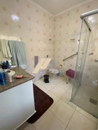 Imagem Casa à venda em Campinas-SP, no bairro Parque São Quirino: 3 quartos, 1 suíte, 3 banheiros, 4 vagas e 179,50 m²!