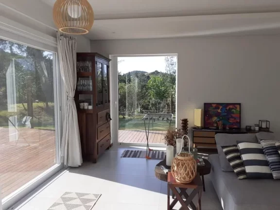 Imagem Linda Casa em Ibiraquera, Imbituba-SC - 2 Dormitórios, Próxima ao Mar e Lagoa