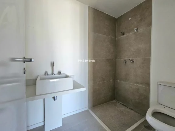Imagem Imperdível: Apartamento à venda no Brooklin, São Paulo-SP, com 3 quartos, 3 salas, 5 banheiros, 3 vagas de garagem e 197m².