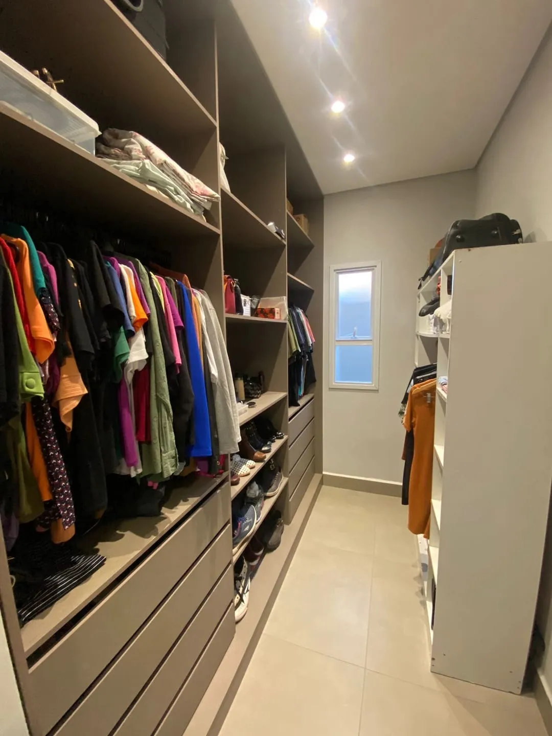 Imagem Casa à venda 3 Quartos, 1 Suite, 4 Vagas, 300M², Bairro do Grama, Caçapava - SP | Condomínio Terras do Vale