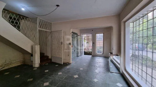 Imagem Casa para Venda - 200m², 2 dormitórios, 1 vaga - Moinhos de Vento