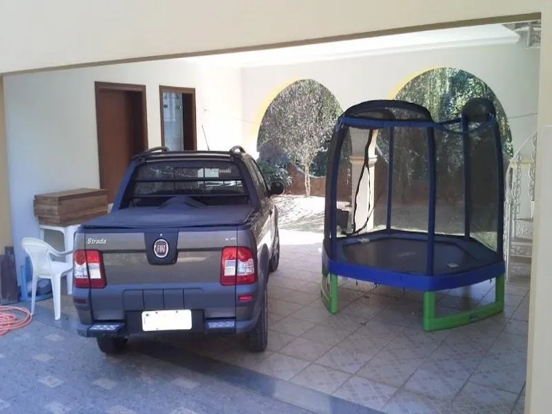 Imagem Casa de Luxo em Condomínio de Prestígio em Valinhos-SP: 4 suítes, uma independente, 3 salas, escritório, 6 banheiros, 4 vagas, 400m², em meio ao verde