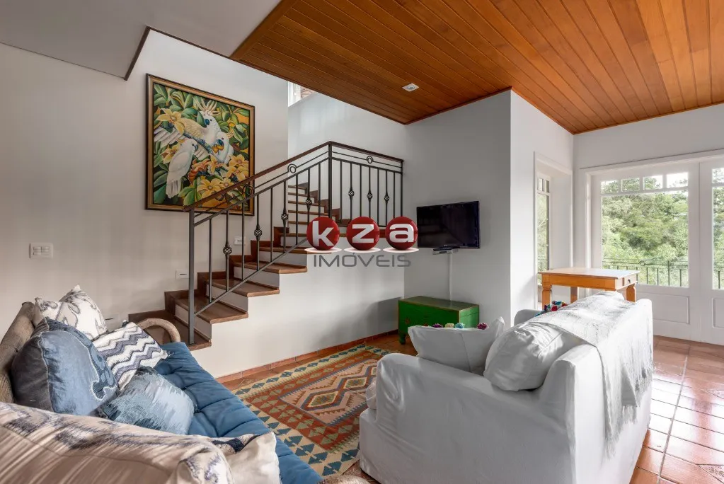 Imagem Luxuosa casa de 5 suítes em condomínio fechado - Campos do Jordão-SP - Condomínio Recanto do Sol - 900m² - 4 vagas