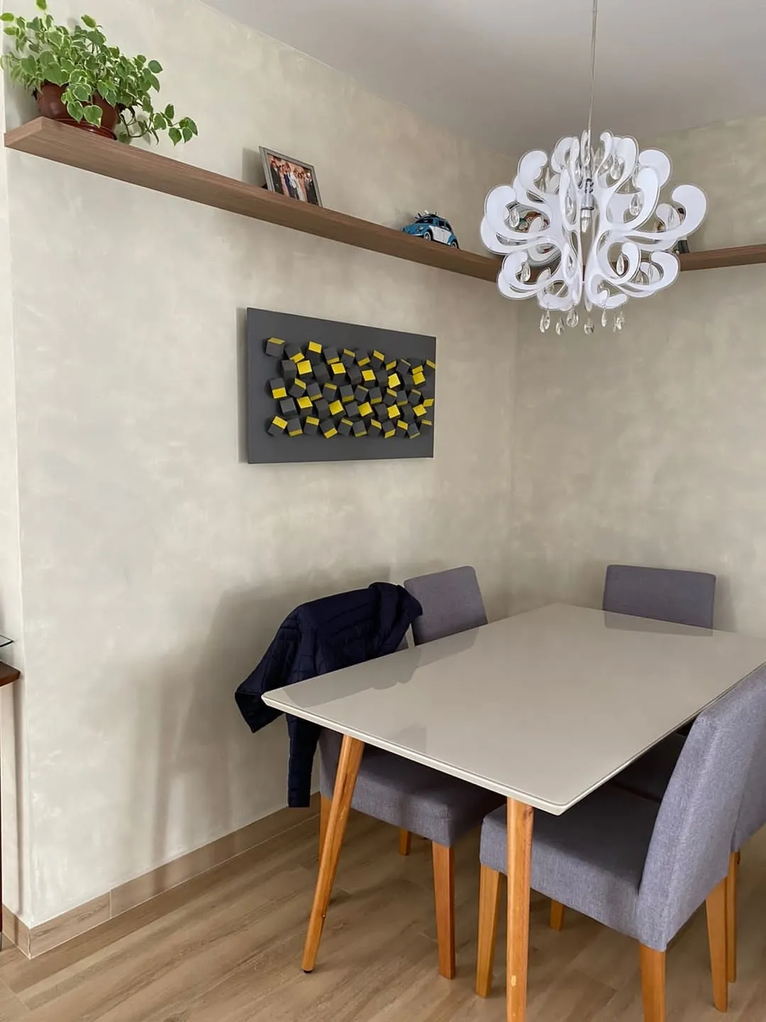 Imagem Casa à venda 3 Quartos, 1 Suite, 4 Vagas, 250M², Crispim, Pindamonhangaba - SP