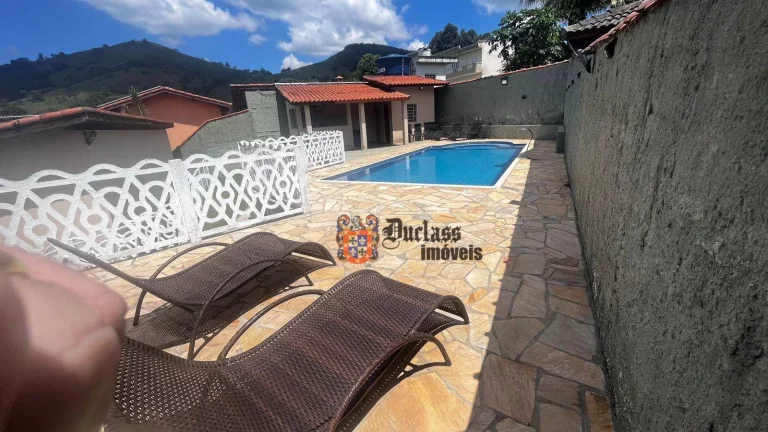 Imagem Chácara com 3 dormitórios à venda, 1300 m² por R$ 650.000 - Das Areias - Itapeva/MG