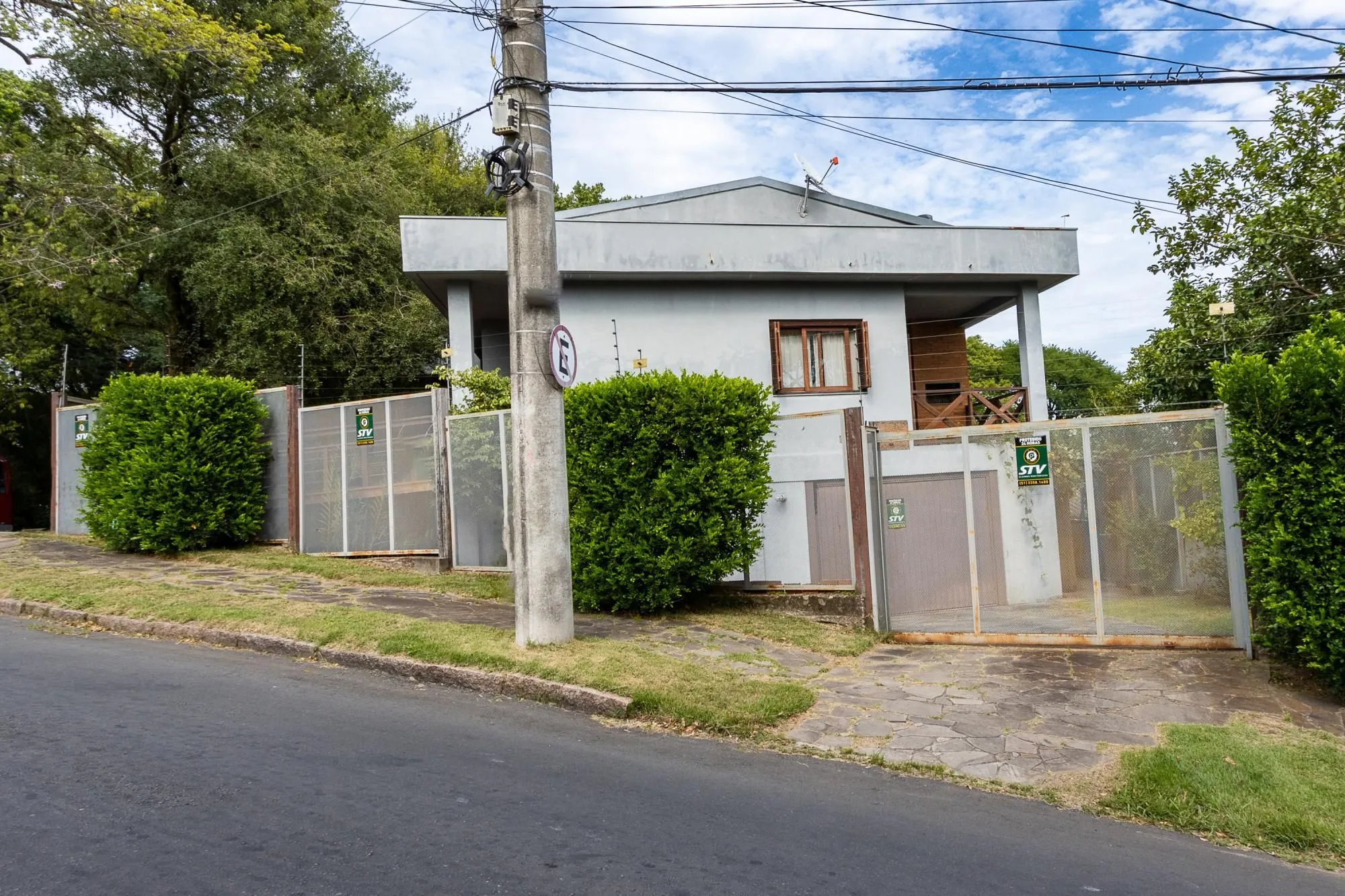 Imagem Casa com 6 quartos à venda bairro Espírito Santo, Porto Alegre.