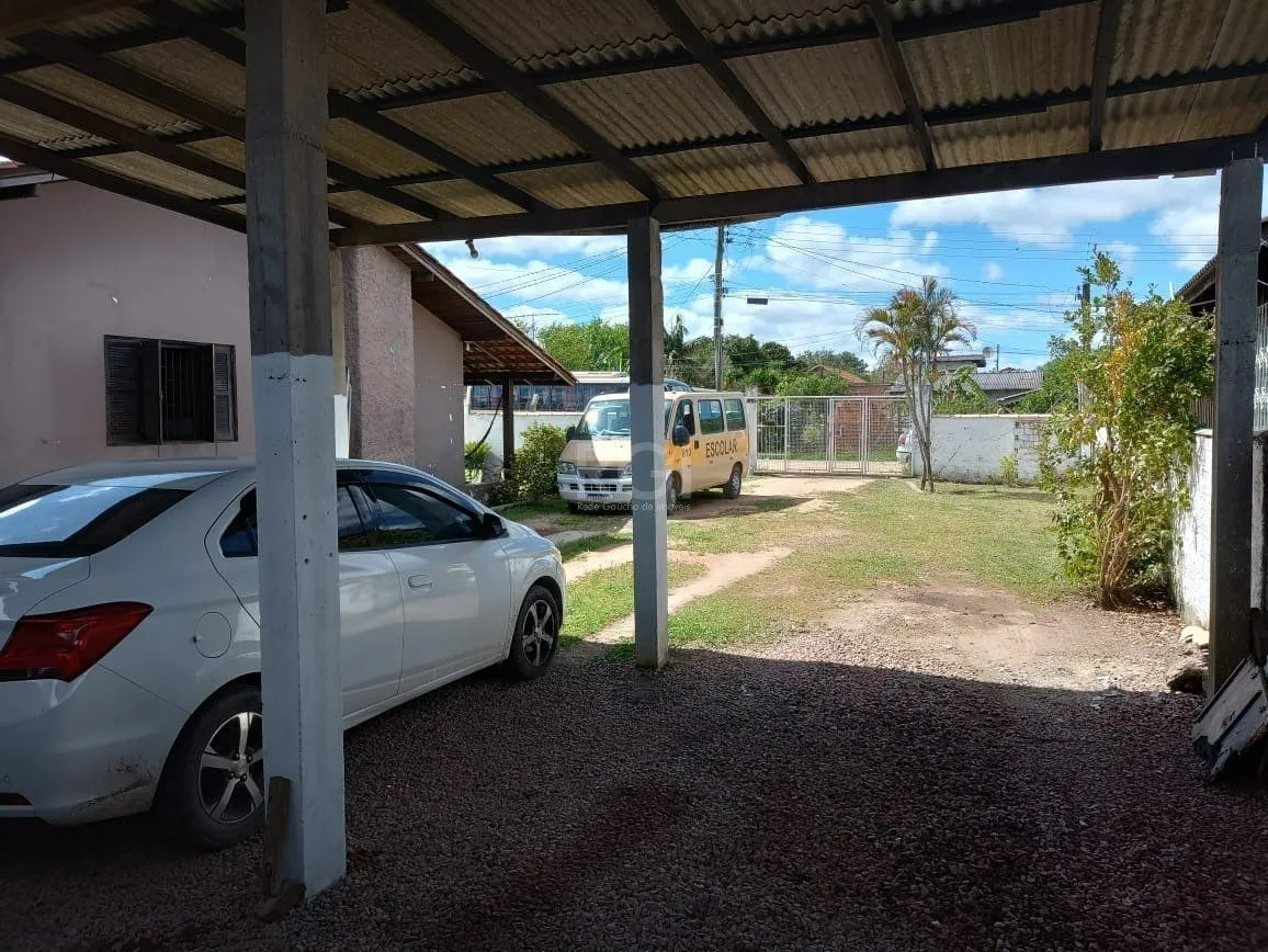 Imagem Casa 3 dormitórios, sendo 1 suite, 9 vagas - bairro Ponta Grossa Porto Alegre RS