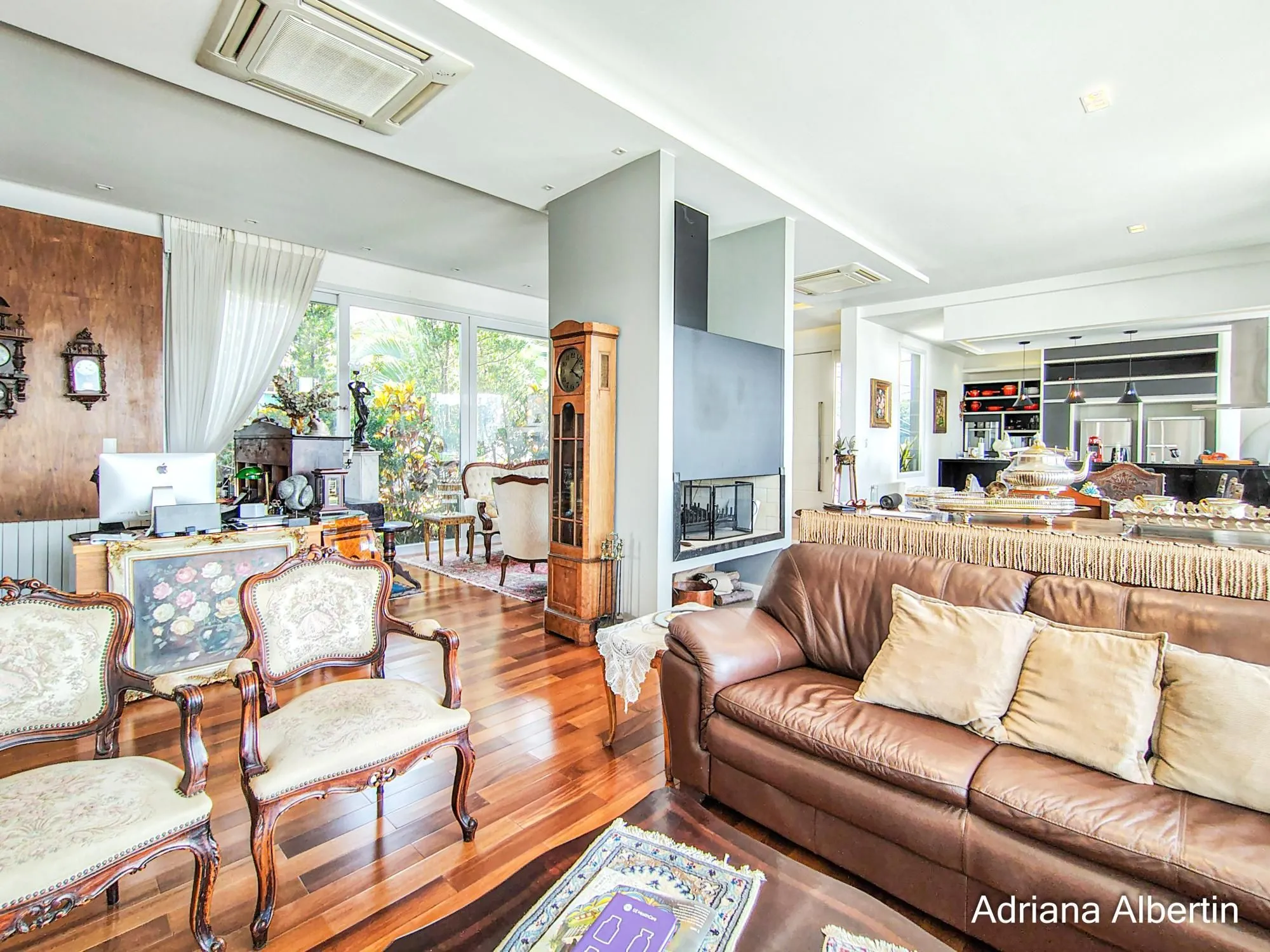 Imagem Casa com 660m² no Alphaville Porto Alegre para quem quer espaço, vista e personalidade - sem cair no padrão genérico